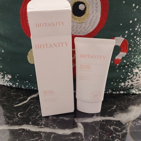 [Korean Skincare] Botanity Zinc Light Sun Lotion SPF 50+ PA++++ 10ml - Picture 1 of 2